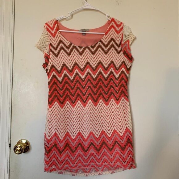 ROZ & ALI Pink Lace Short Sleeve Blouse - Medium - Picture 1 of 10